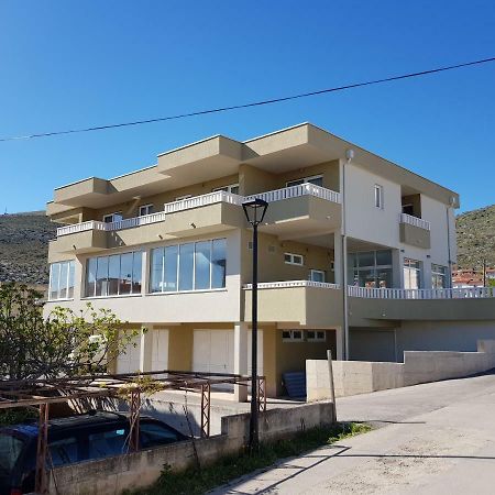 Apartmani Marella 돈지세케트 외부 사진