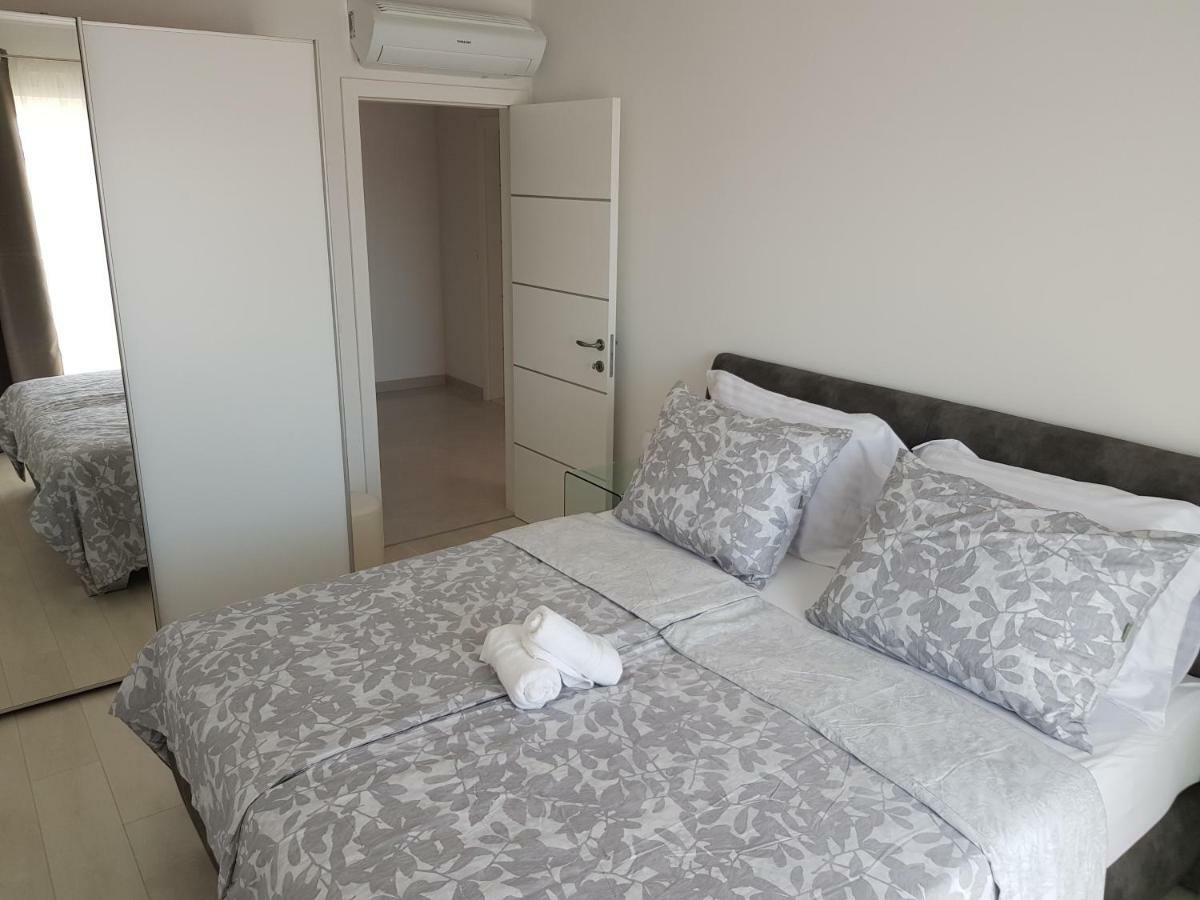Apartmani Marella 돈지세케트 외부 사진