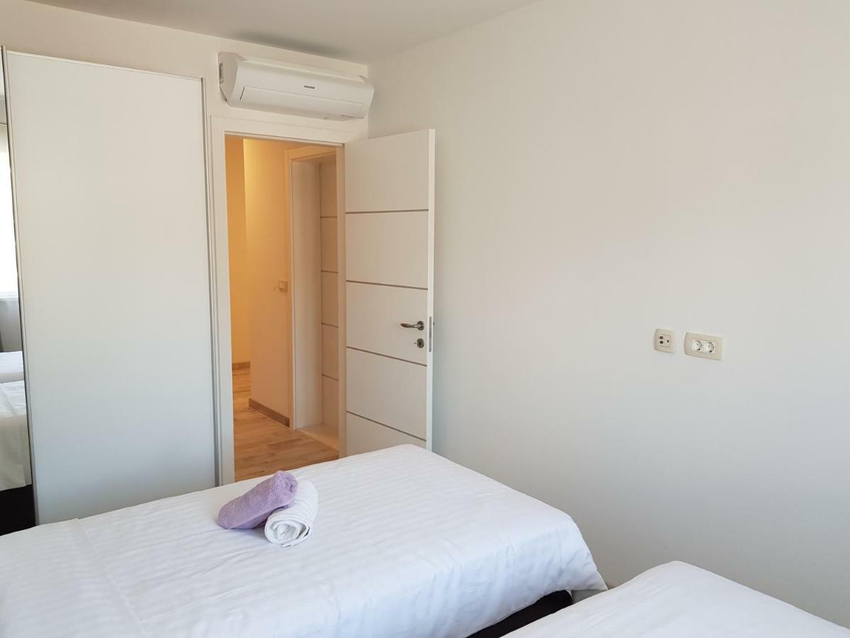 Apartmani Marella 돈지세케트 외부 사진