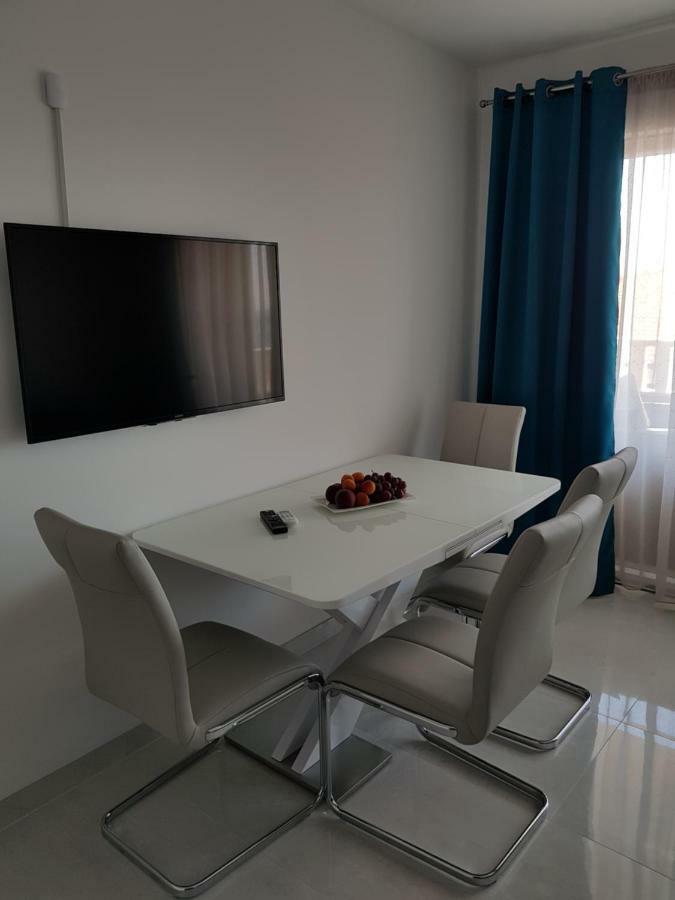 Apartmani Marella 돈지세케트 외부 사진