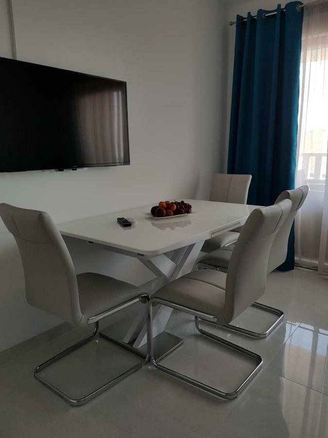Apartmani Marella 돈지세케트 외부 사진